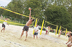 Volleyball im Freibad